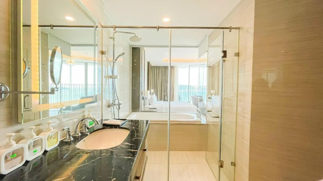 Rollton Ocean View Apartment Nha Trang 0*,