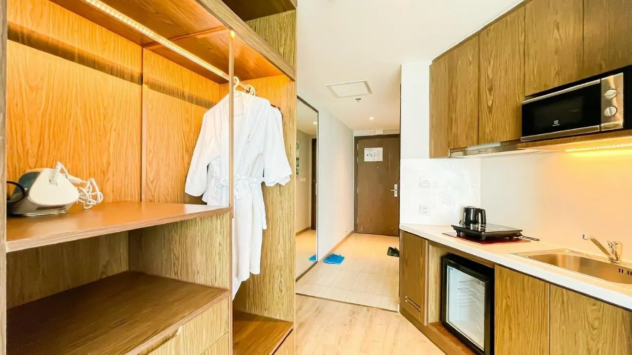 Rollton Ocean View Apartment Nha Trang