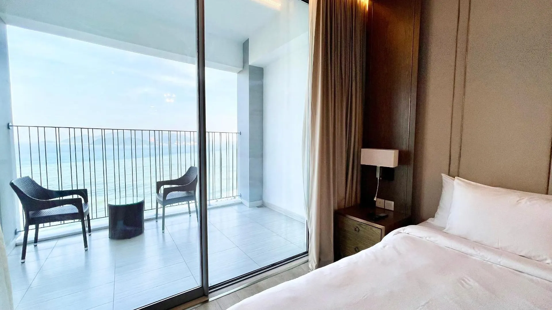 Rollton Ocean View Apartment Nha Trang