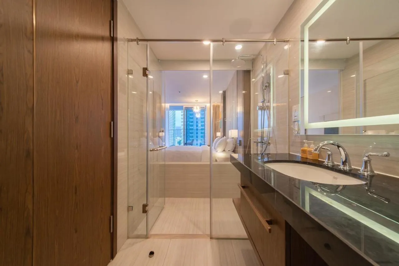 Rollton Ocean View Apartment Nha Trang